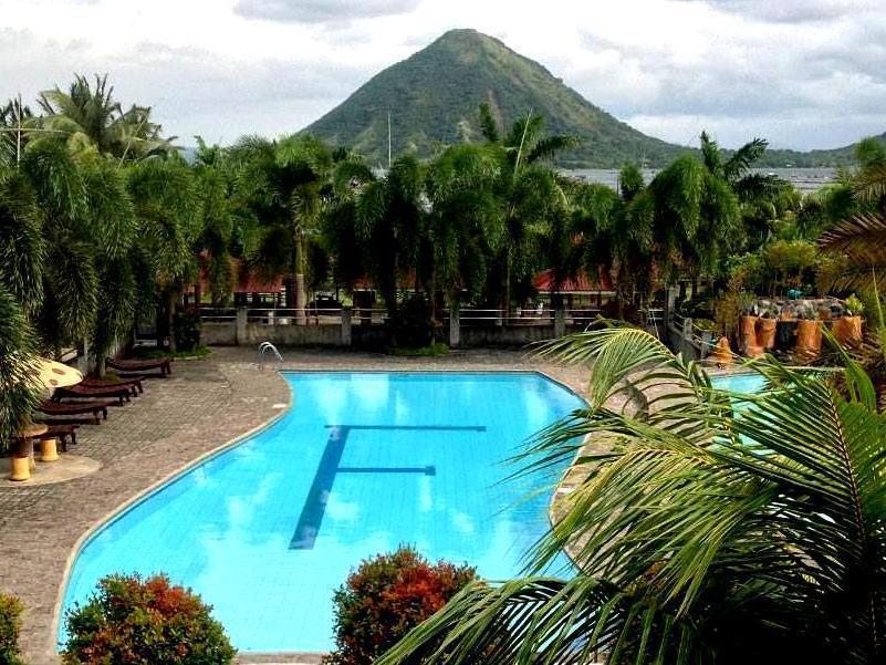 Calinisan Beach Resort Batangas Exterior foto